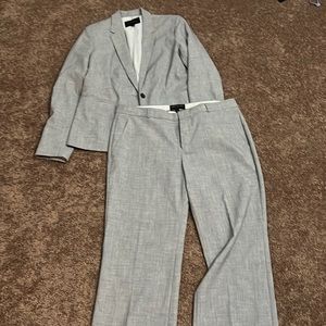 Light gray Banana Republic Factory two piece suit - great condition